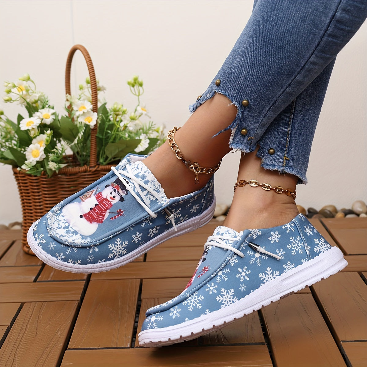 Christmas Snowman Print Low Top Sneakers Lightweight Casual Walking Shoes