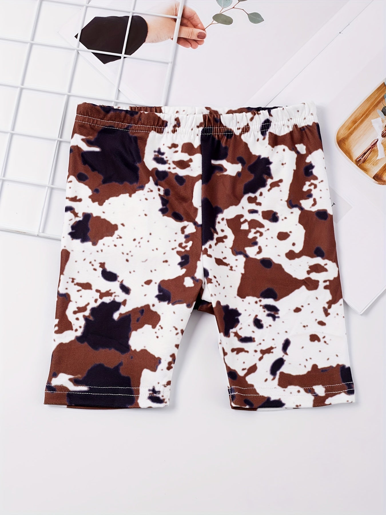 2pcs Toddler Girls Cow Graphic Biker Shorts Set