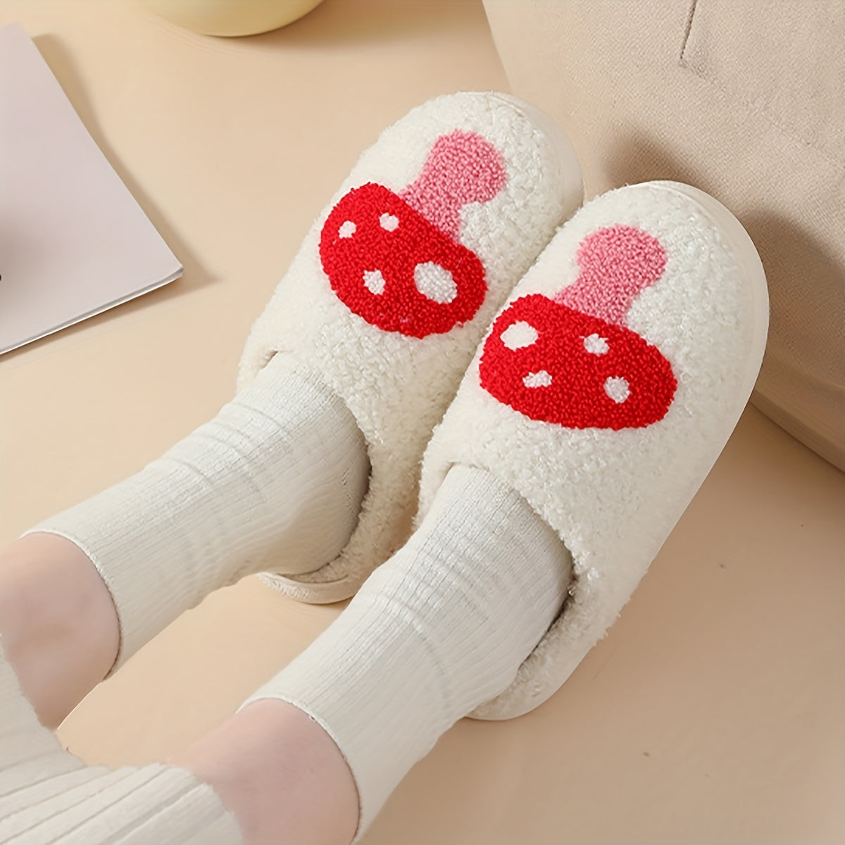 Women's Mushroom Print Fuzzy Slippers Closed Toe Warm Plush Shoes
