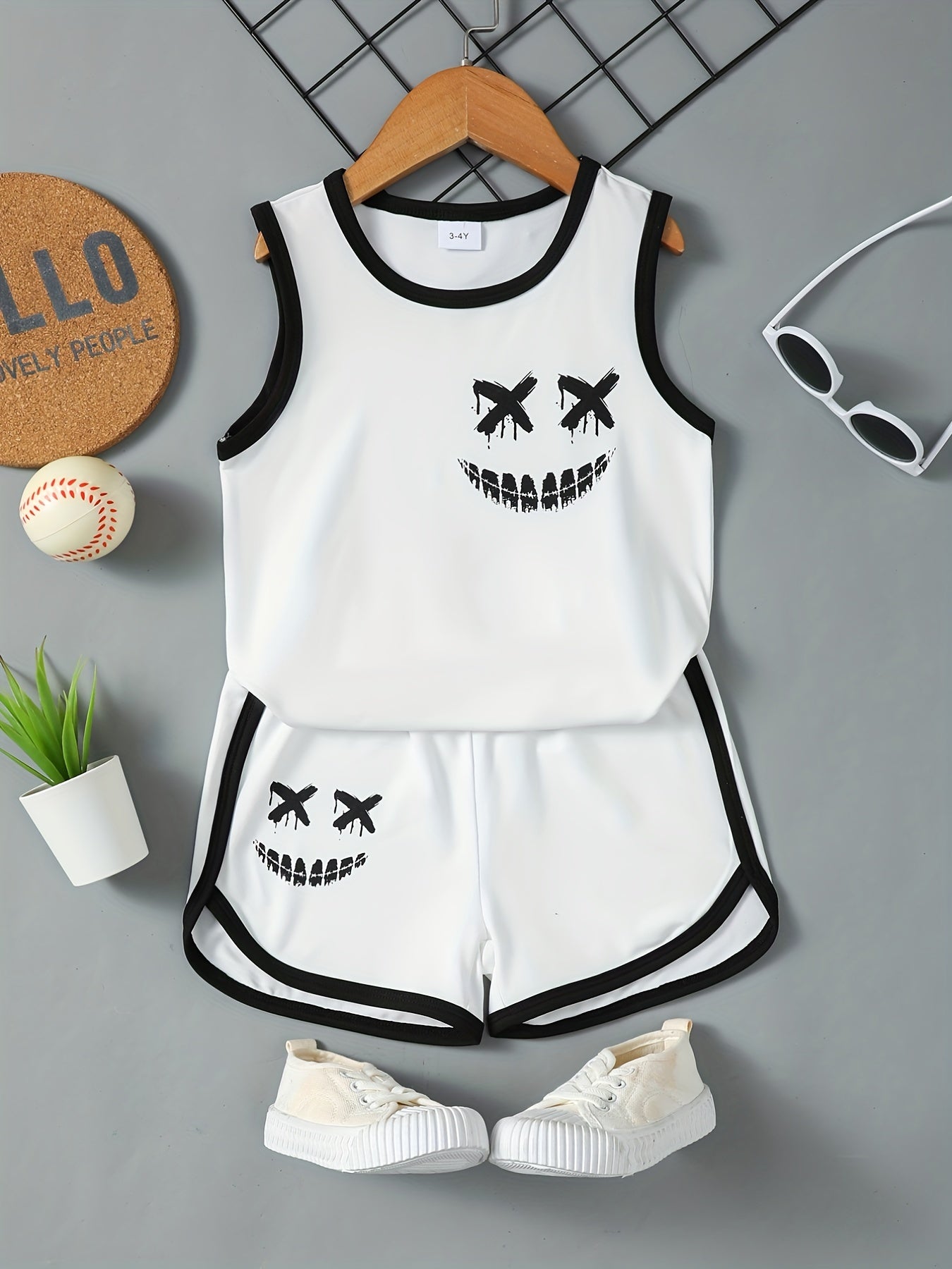 Boys Face Graphic Sleeveless Vest & Shorts Set