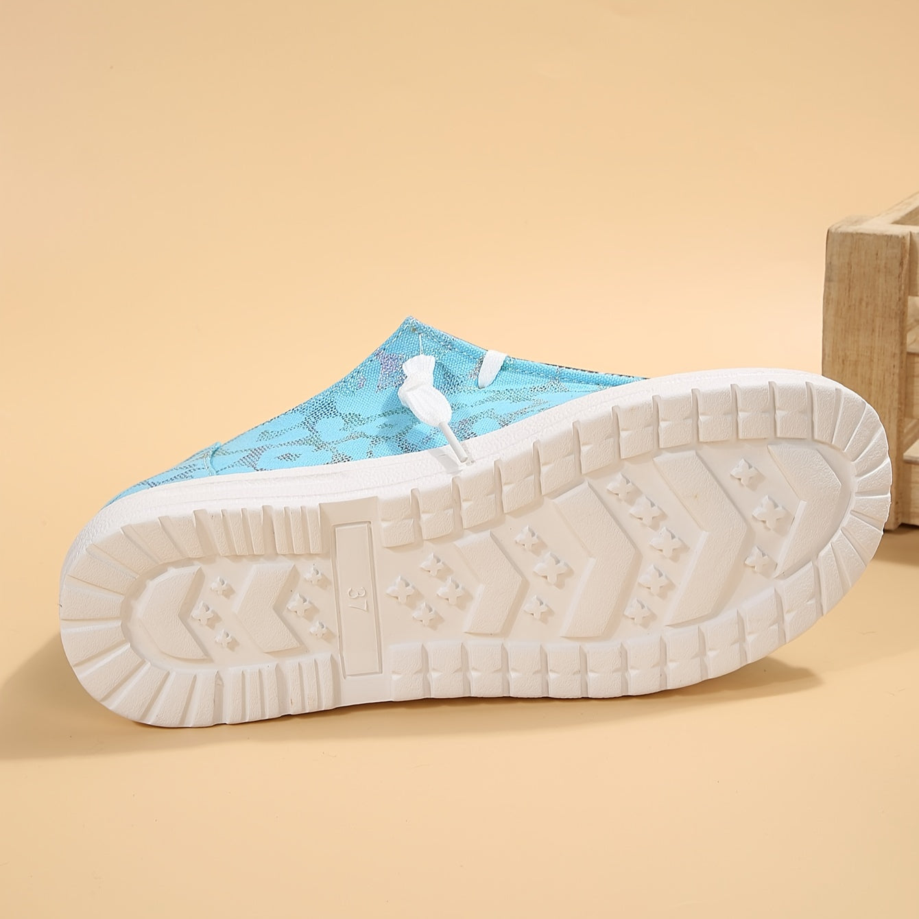 Women's Bull Head Print Low Top Walking Shoes Lightweight Casual Travel Shoes