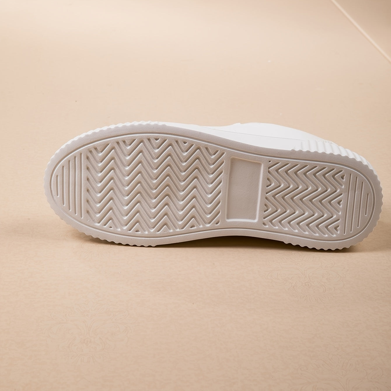 Lightweight Round Toe Skate Shoes for Women