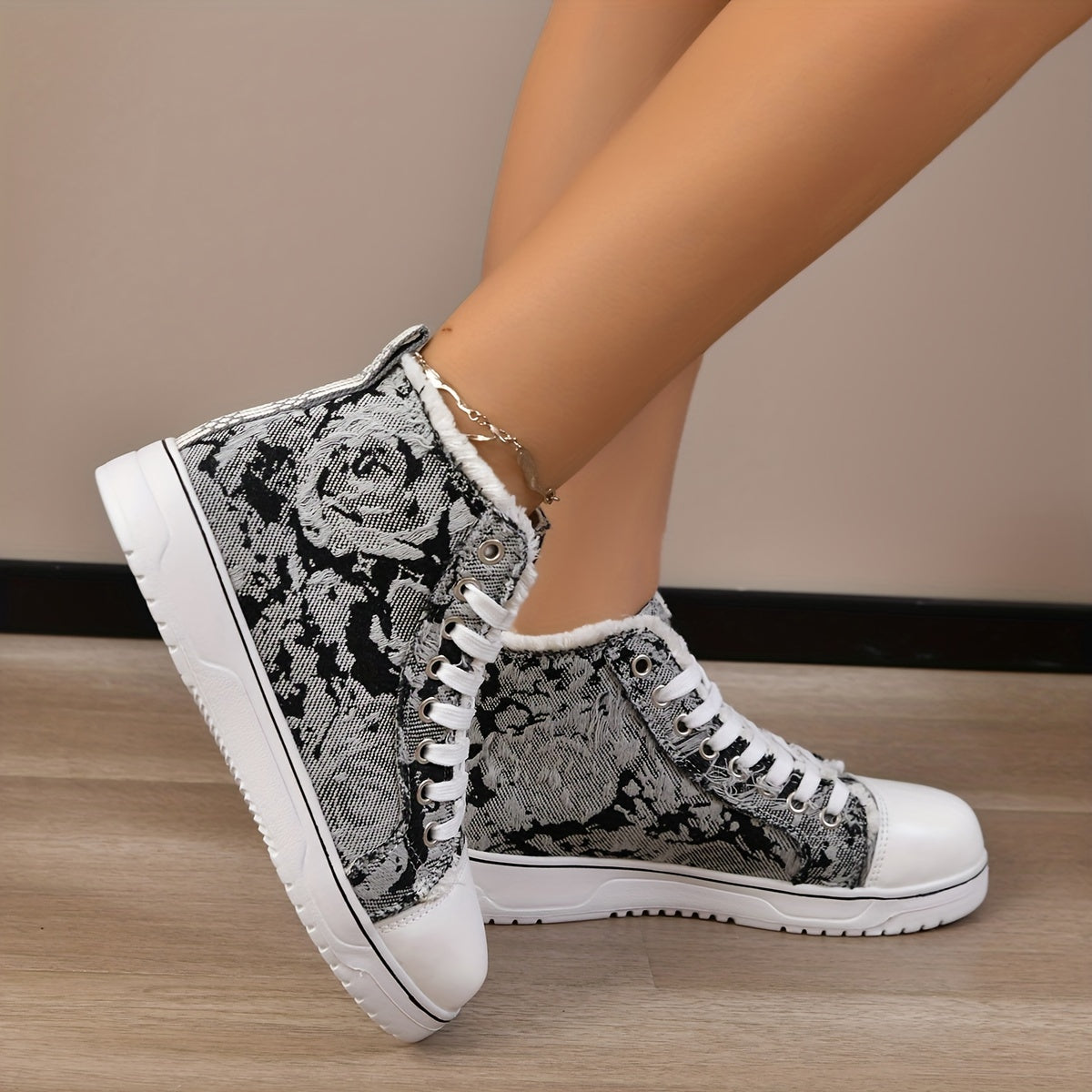 Women's Raw Trim Lightweight Canvas Shoes Non-slip Board Retro Sports Sneakers