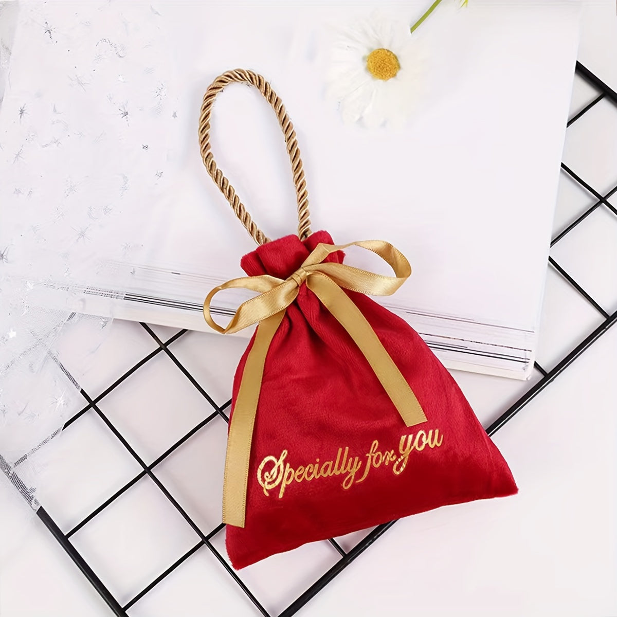 Velvet Drawstring Candy Gift Bag for Parties and Events