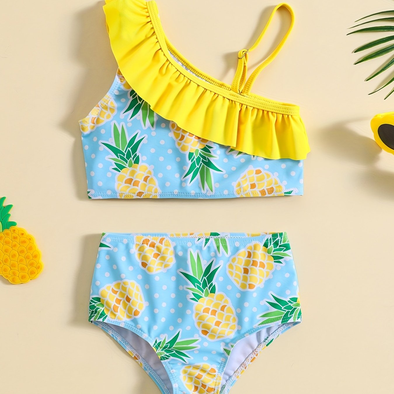 2pcs Girls Ruffled Trim Cami Top & Pineapple Shorts Bikini Set