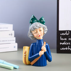 Creative Backpack Girl Organizer Desk Desktop Pen Holder Resin Crafts