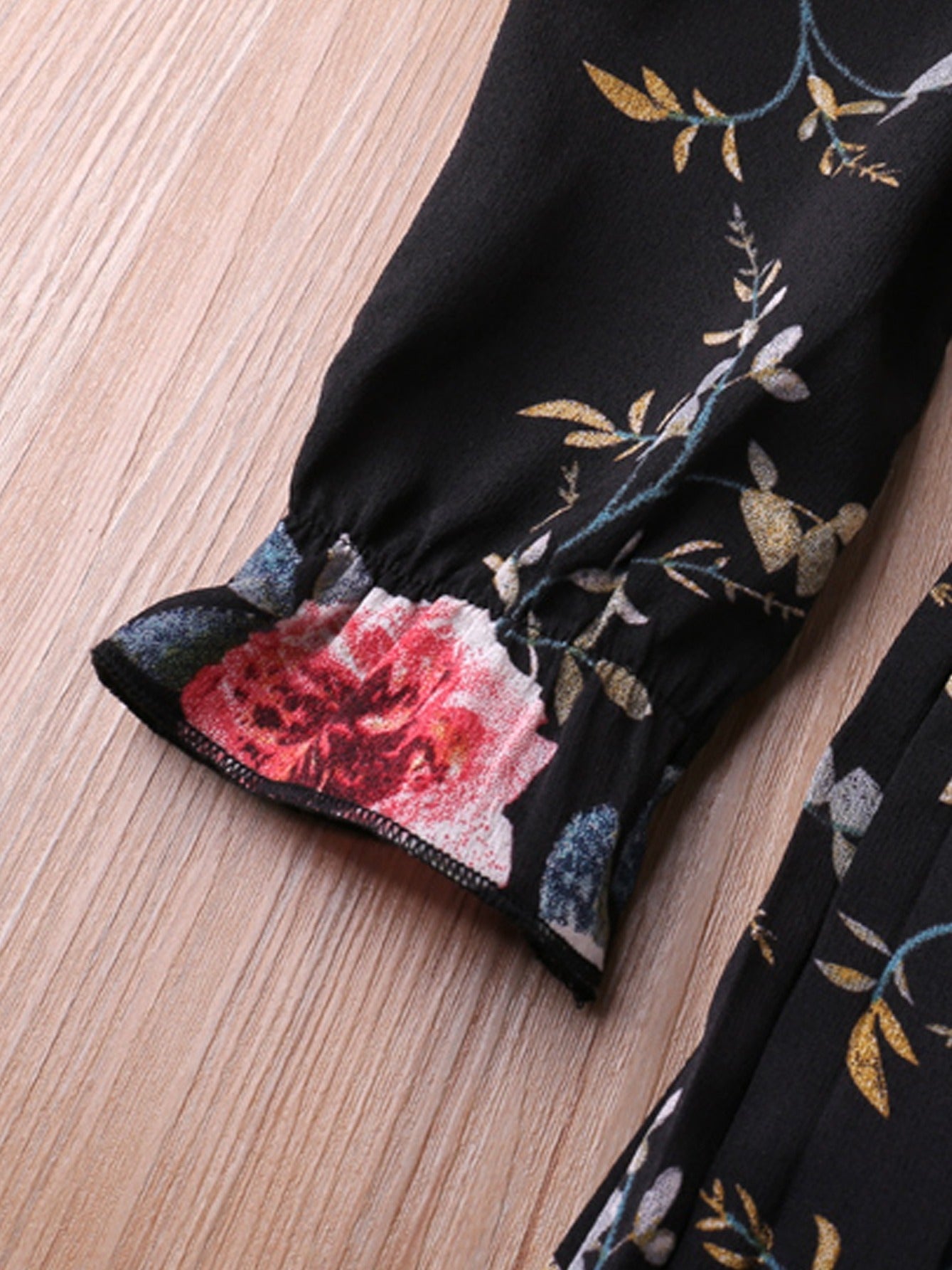 Floral Pleated Long Sleeve Dress