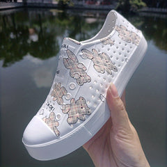 Women's Graffiti Hollow Out Slip On Low Round Toe Beach Shoes