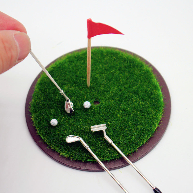 Dollhouse Mini Golf Club Lawn Model Scene Props Toy House Decor Accessories Set