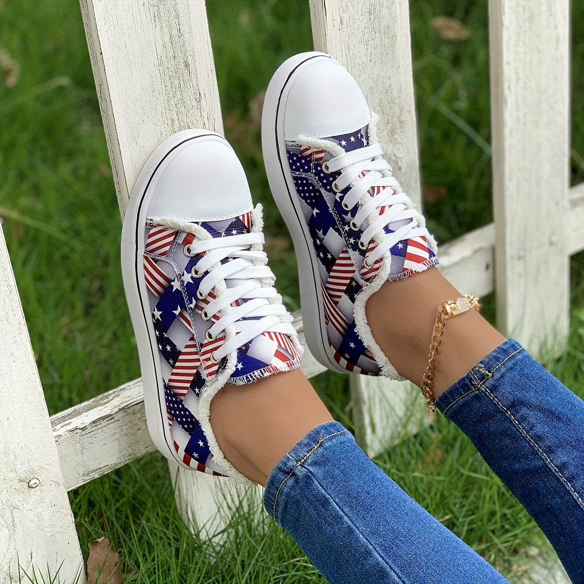 Women's Flag Pattern Canvas Low Top Sneakers