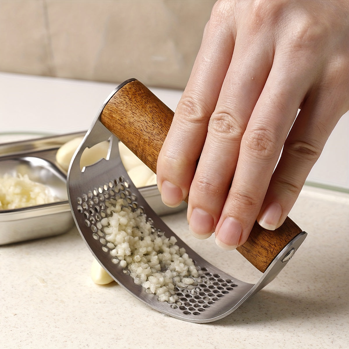 Stainless Steel Garlic Press Rocker Metal Garlic Mincer Kitchen Utensil