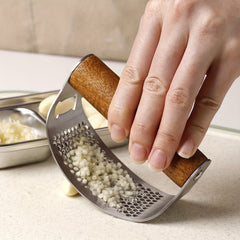 Stainless Steel Garlic Press Rocker Metal Garlic Mincer Kitchen Utensil