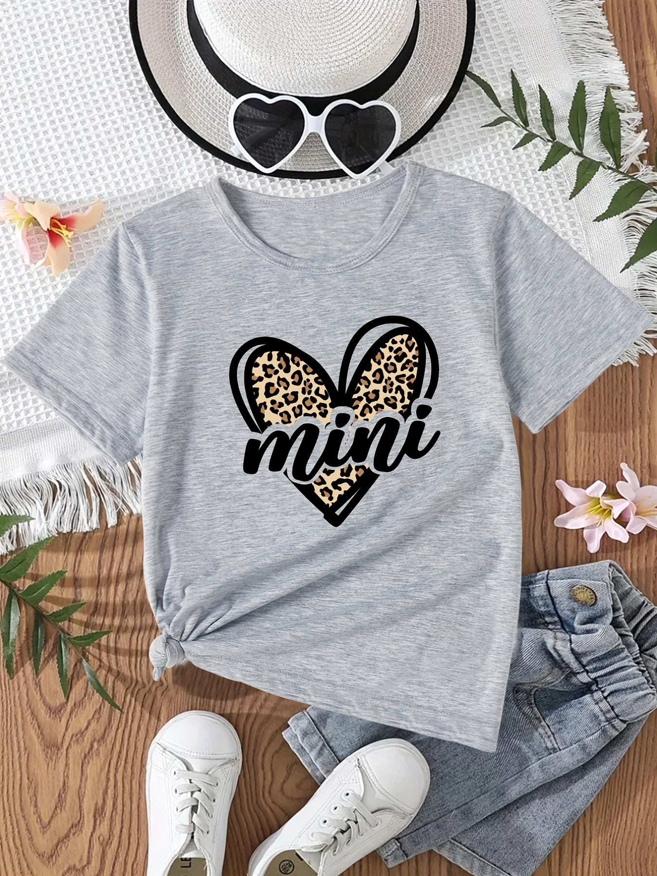 Leopard Heart Print Mama and Mini Matching T Shirt Set for Family Outfits