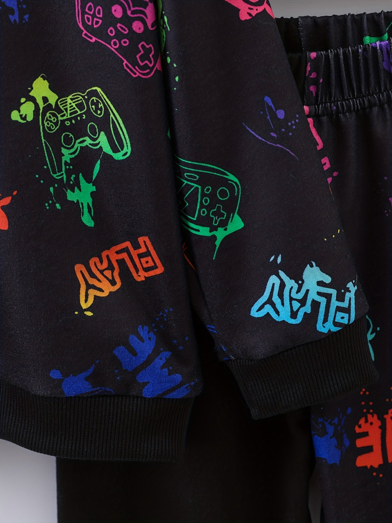 Boy's Gamepad Theme 2pcs Sweatshirt & Sweatpants Set