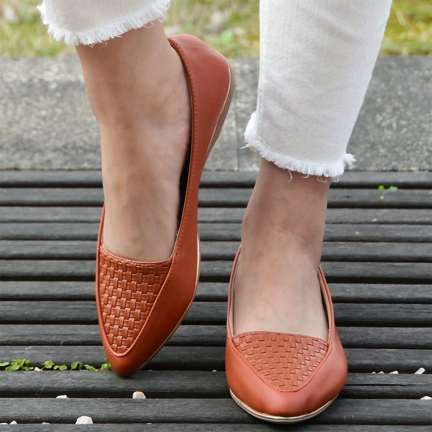 Women's Pointed Toe Flat Shoes Braided Detail Slip On Soft Sole Ballet Flats