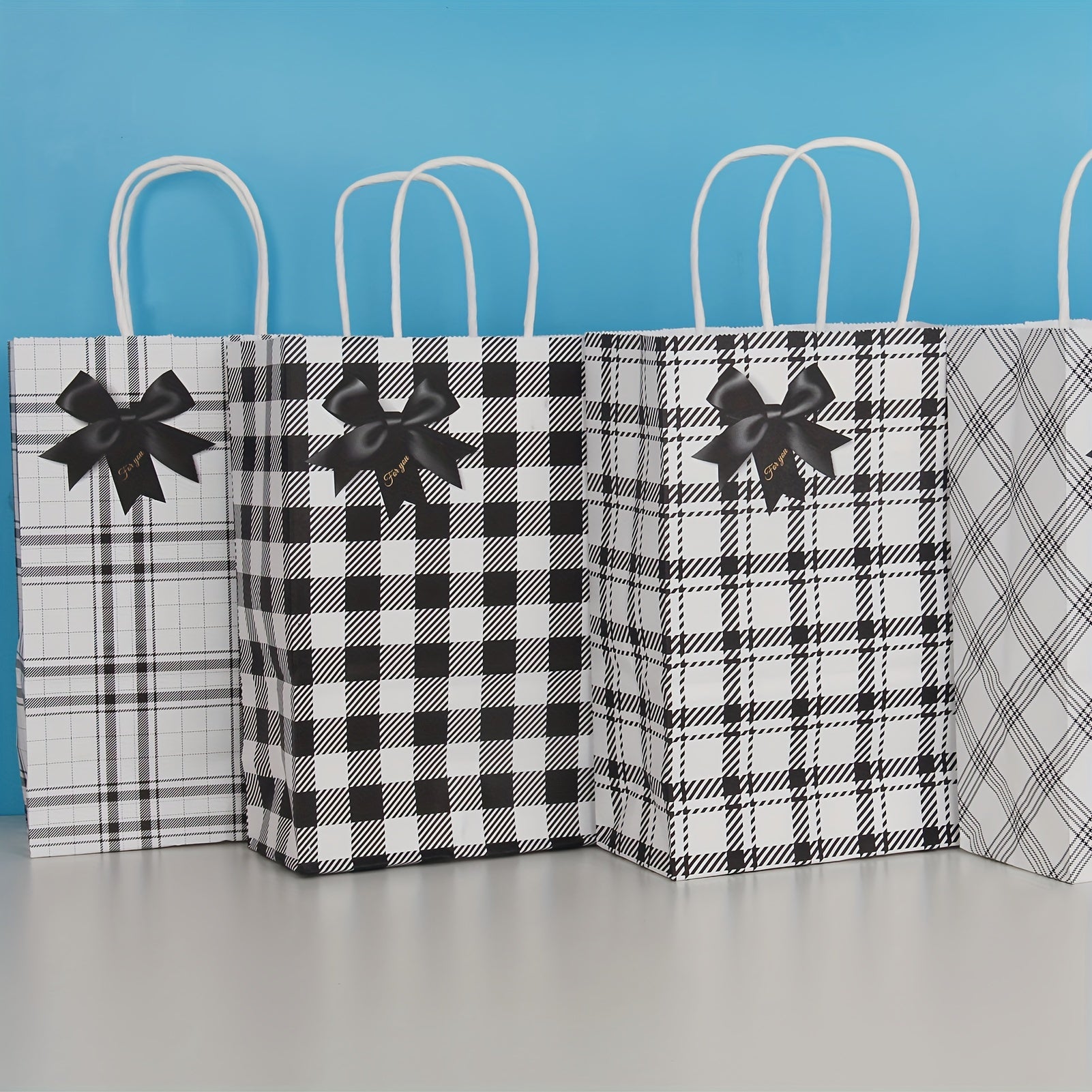 8pcs Plaid Gift Bags with Handle for Christmas Party Wedding Birthday Favor Bags