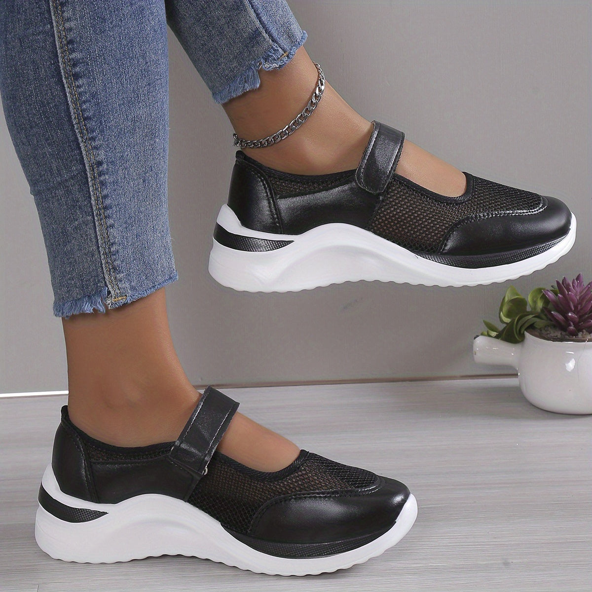 Women's Wedge Mesh Casual Shoes Solid Hook And Loop Shoes