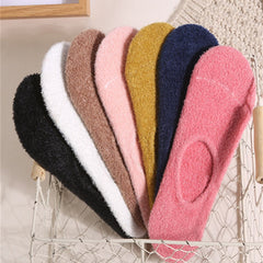 7 Pairs Non Slip Pastel Plush Socks Women's Stockings
