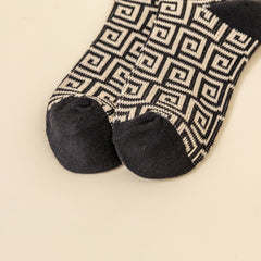 5 Pairs Knitted Women's Socks Mixed Colors
