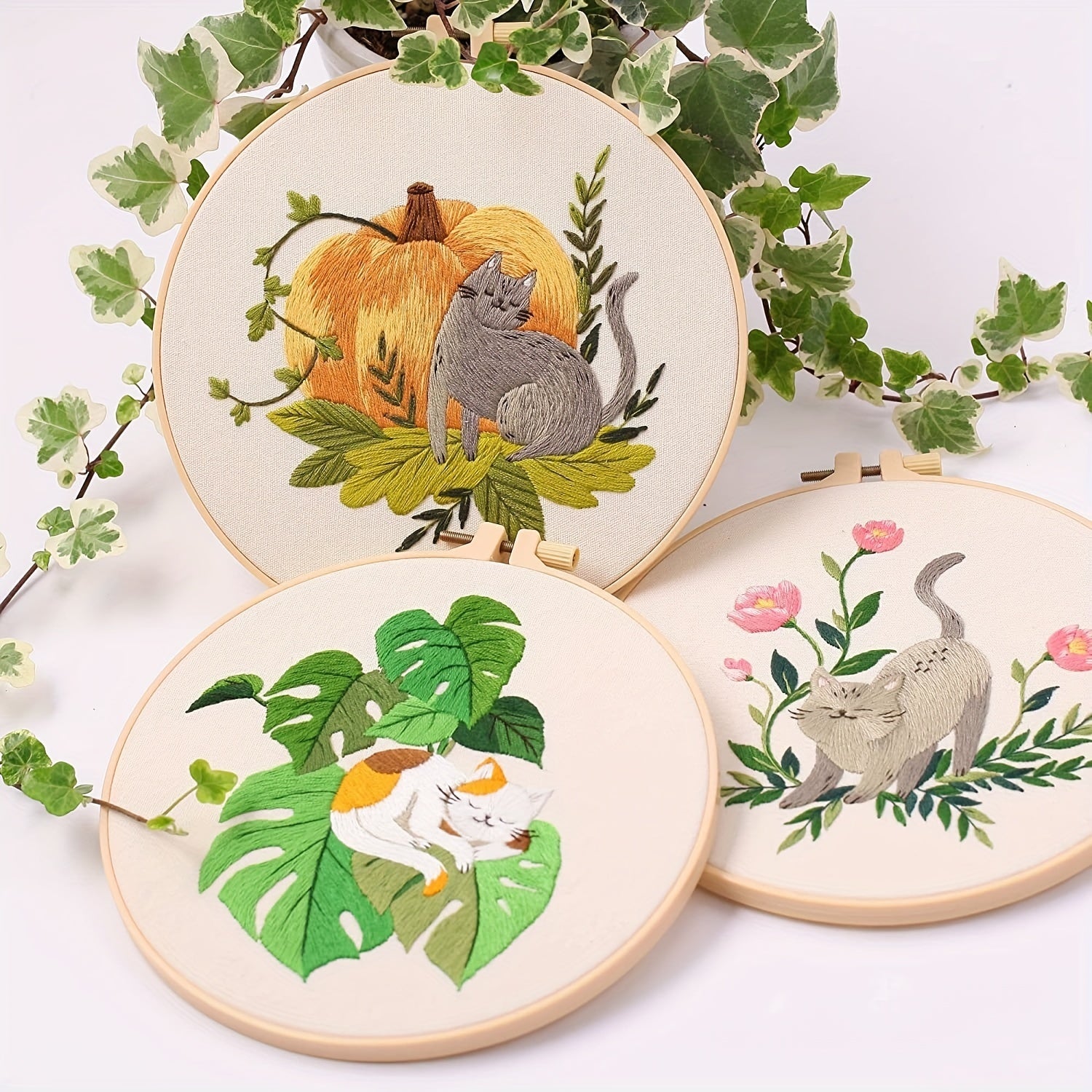 Kitten Embroidery Kit for Beginners - Includes Cloth, Hoop, Needles
