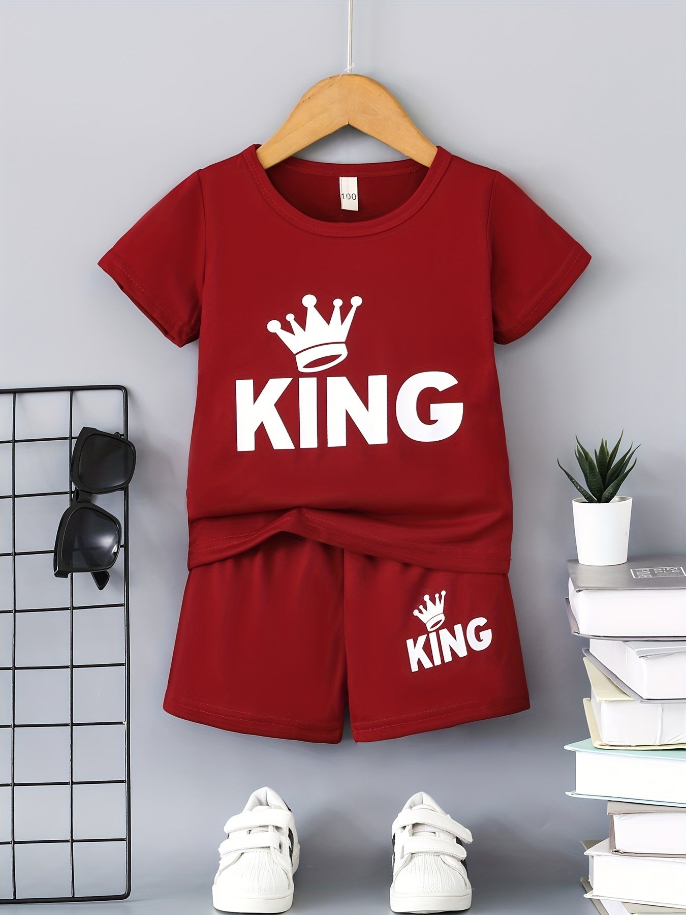 2pcs Boys Casual KING Crown Graphic Print T-shirt & Shorts Set