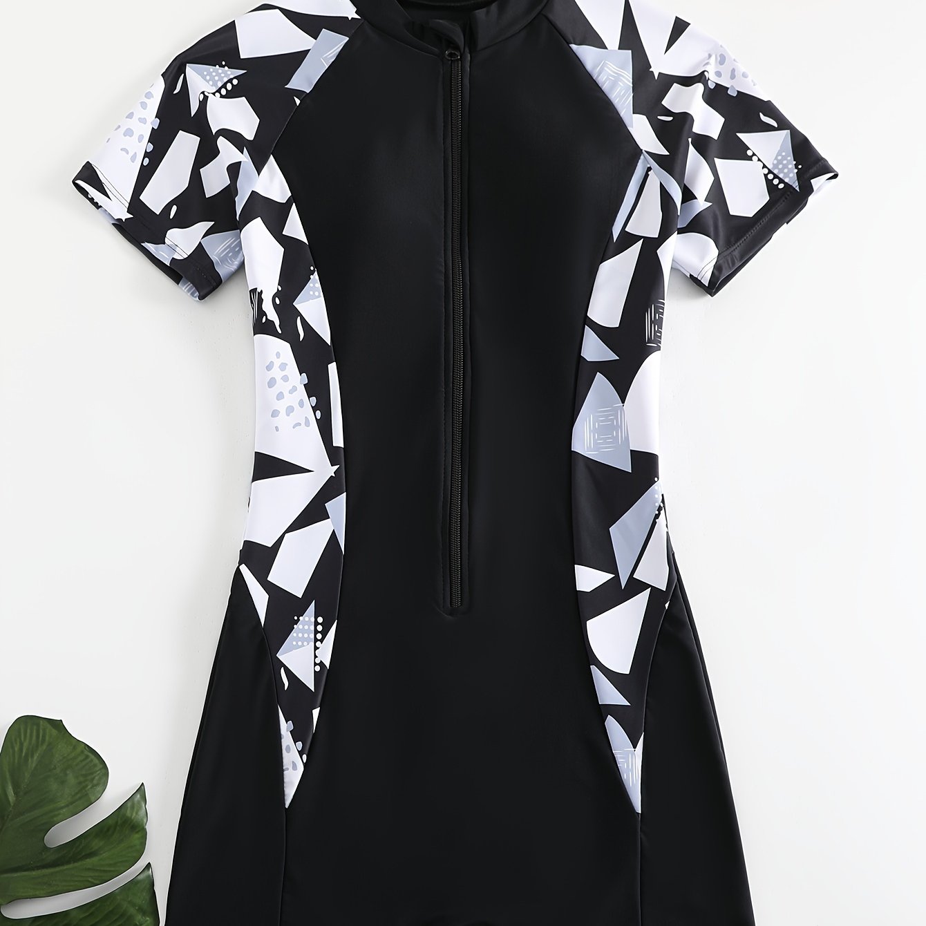 Short Sleeve Round Neck Swimsuit Half Zipper Surfing Water Sports Bathing Suit