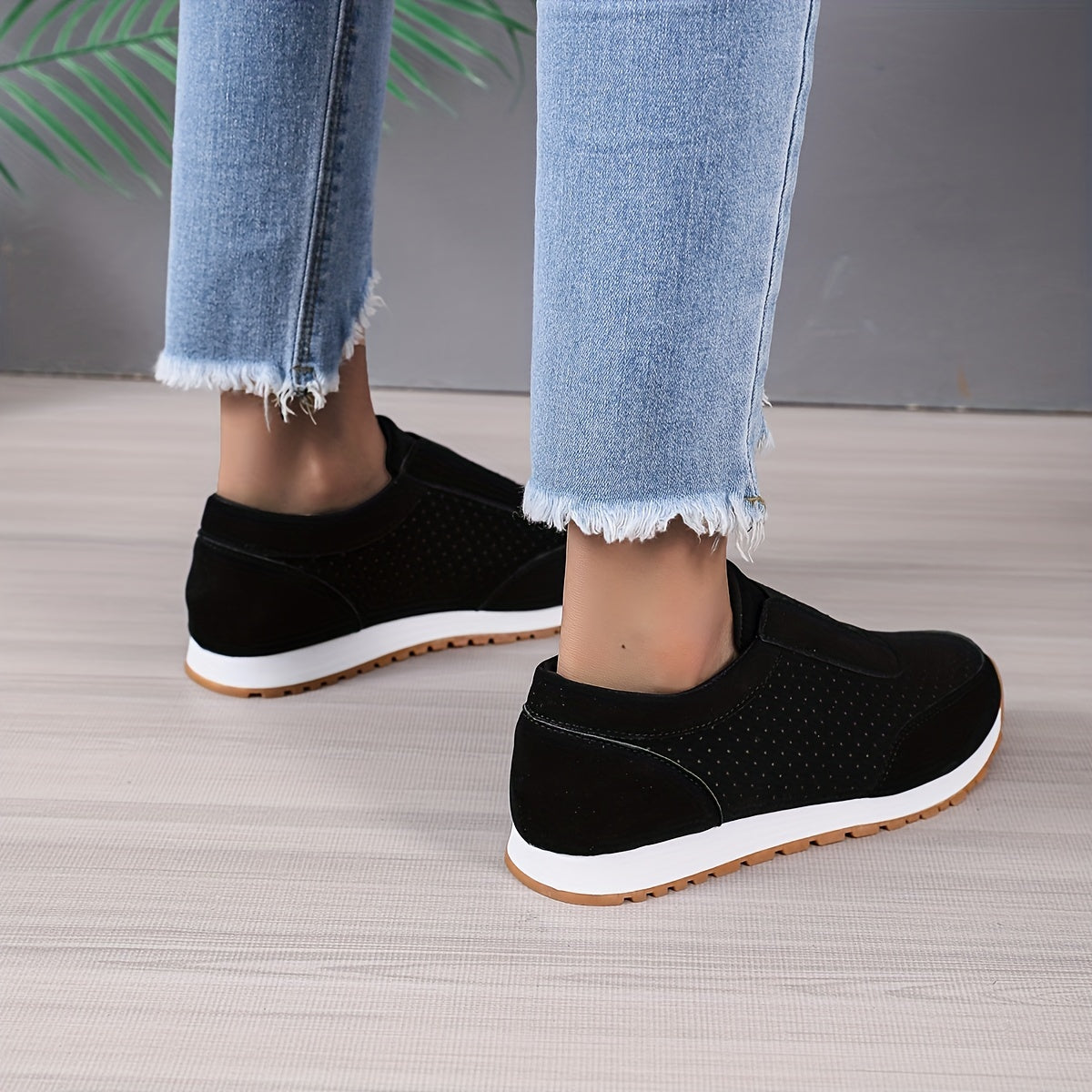 Women's Breathable Slip On Sneakers Comfortable Outdoor Walking Shoes