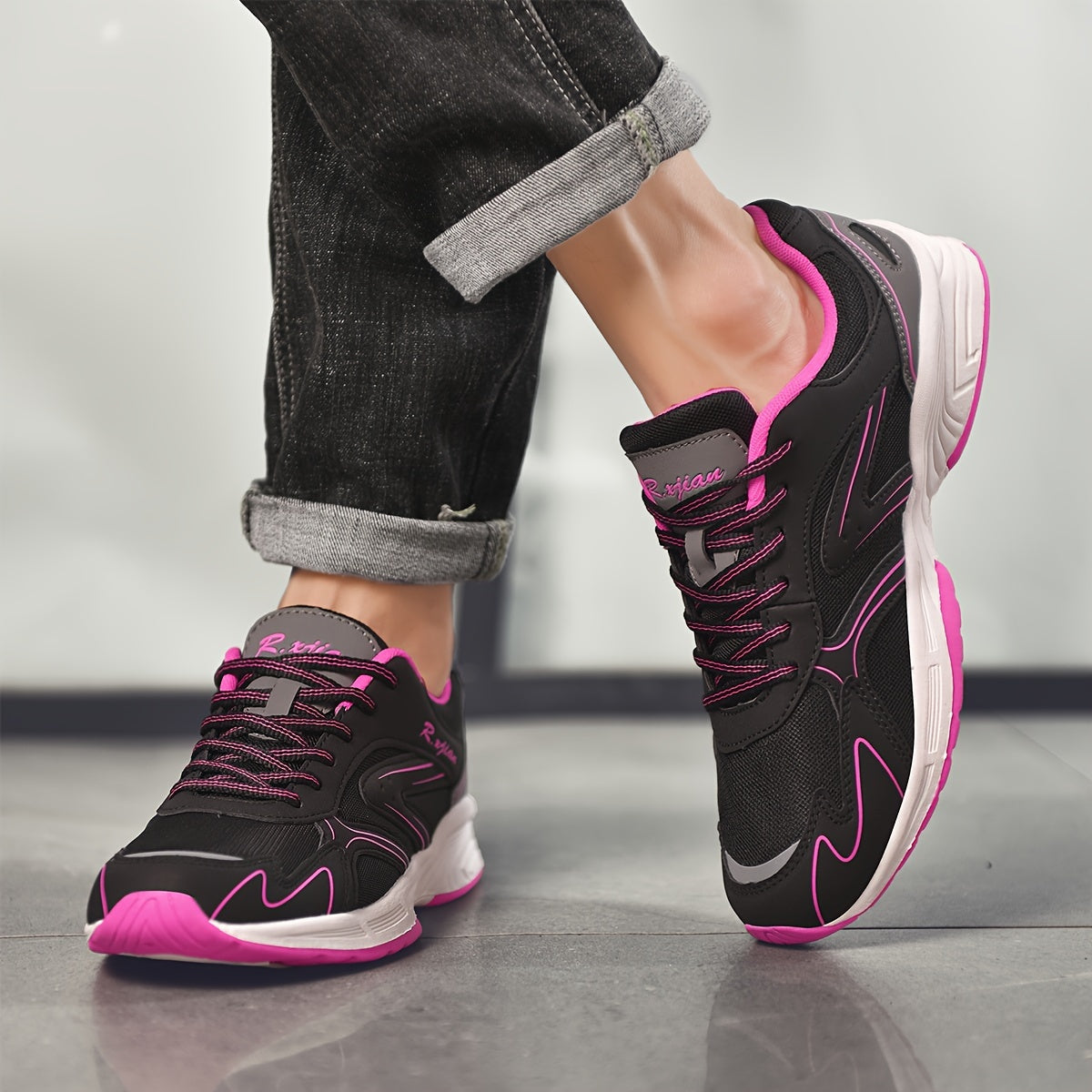 Women's Anti Slip Running Shoes Breathable Lace Up Sports Sneakers