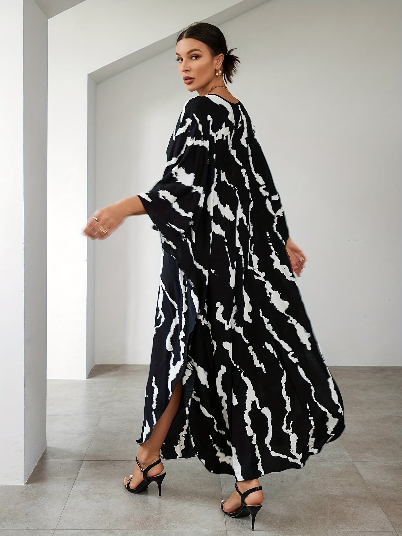Plus Size Boho Cover Up Women's Plus Graffiti Print Loose Fit Beach Cover Up