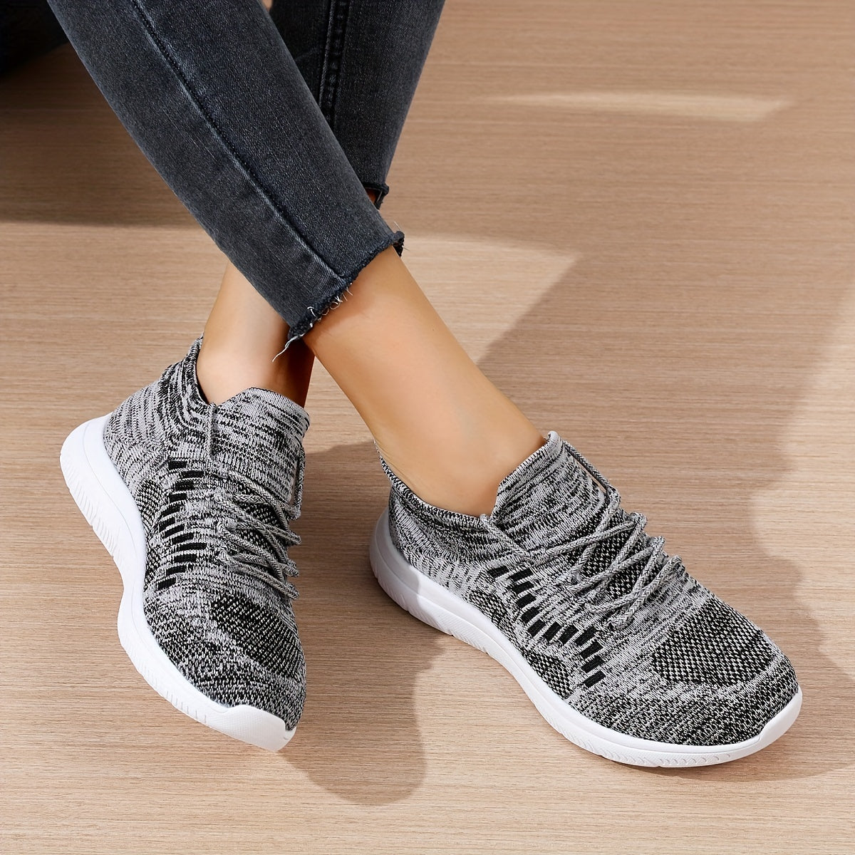 Women's Knitted Sports Shoes Lightweight Lace Up Low Top Running & Tennis Sneake