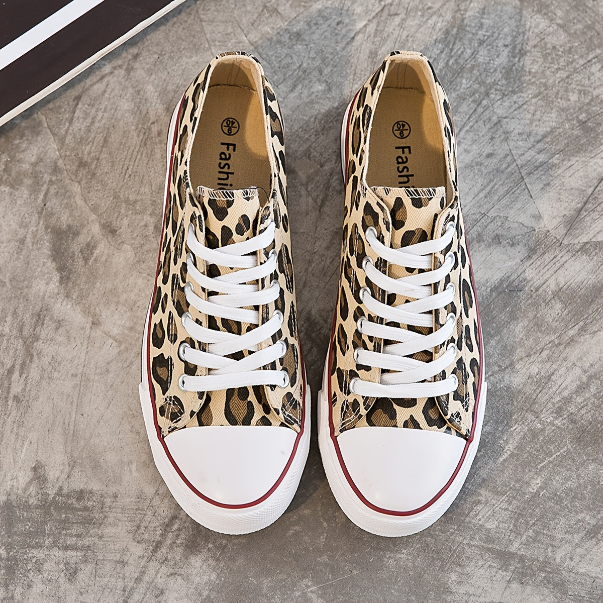 Leopard Print Flat Canvas Shoes Lace-up Non Slip Sneakers