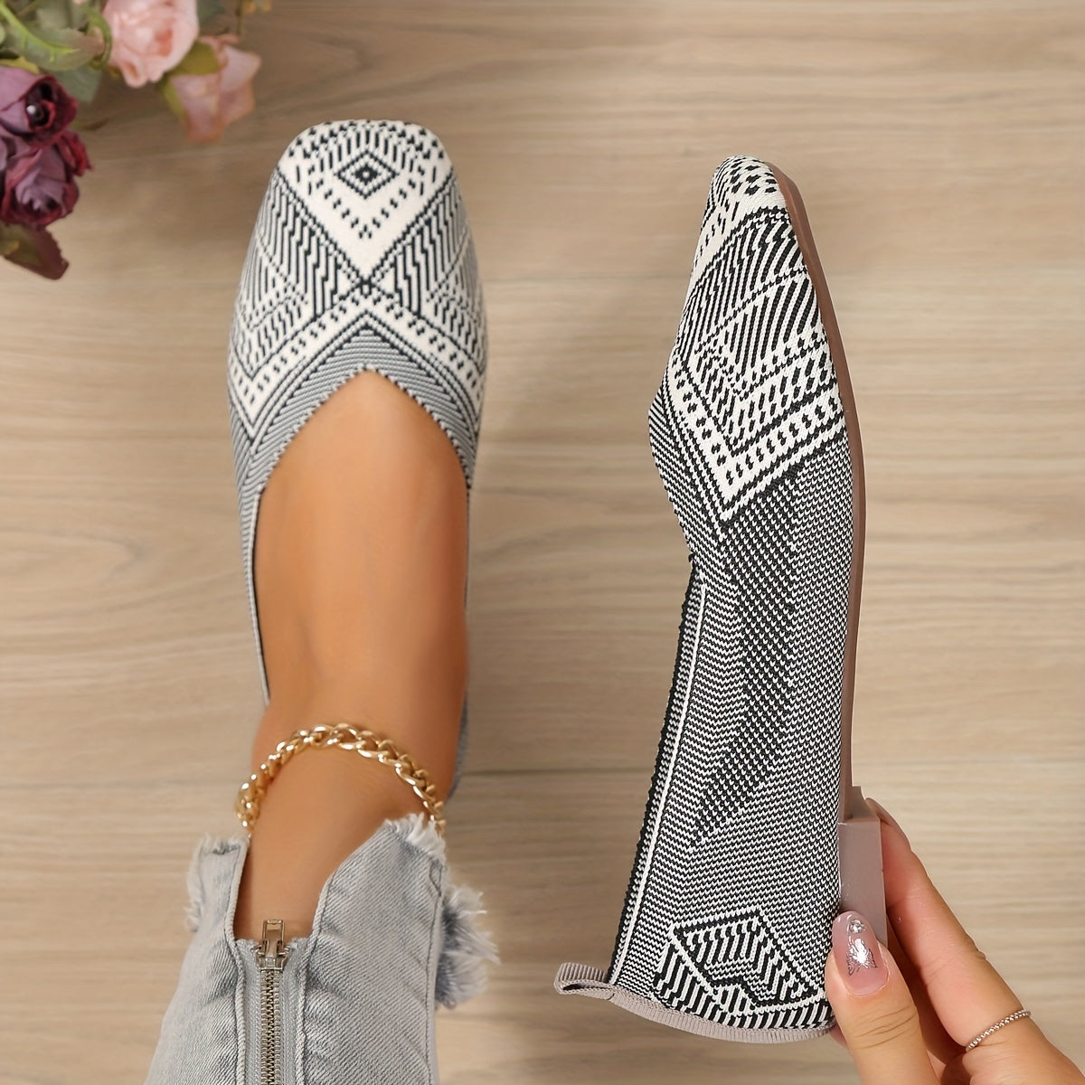 Women's Knitted Square Toe Flat Shoes Breathable Slip On Casual Walking Shoes