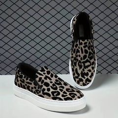 Leopard Print Canvas Slip-On Flats Round Toe Low Top Shoes