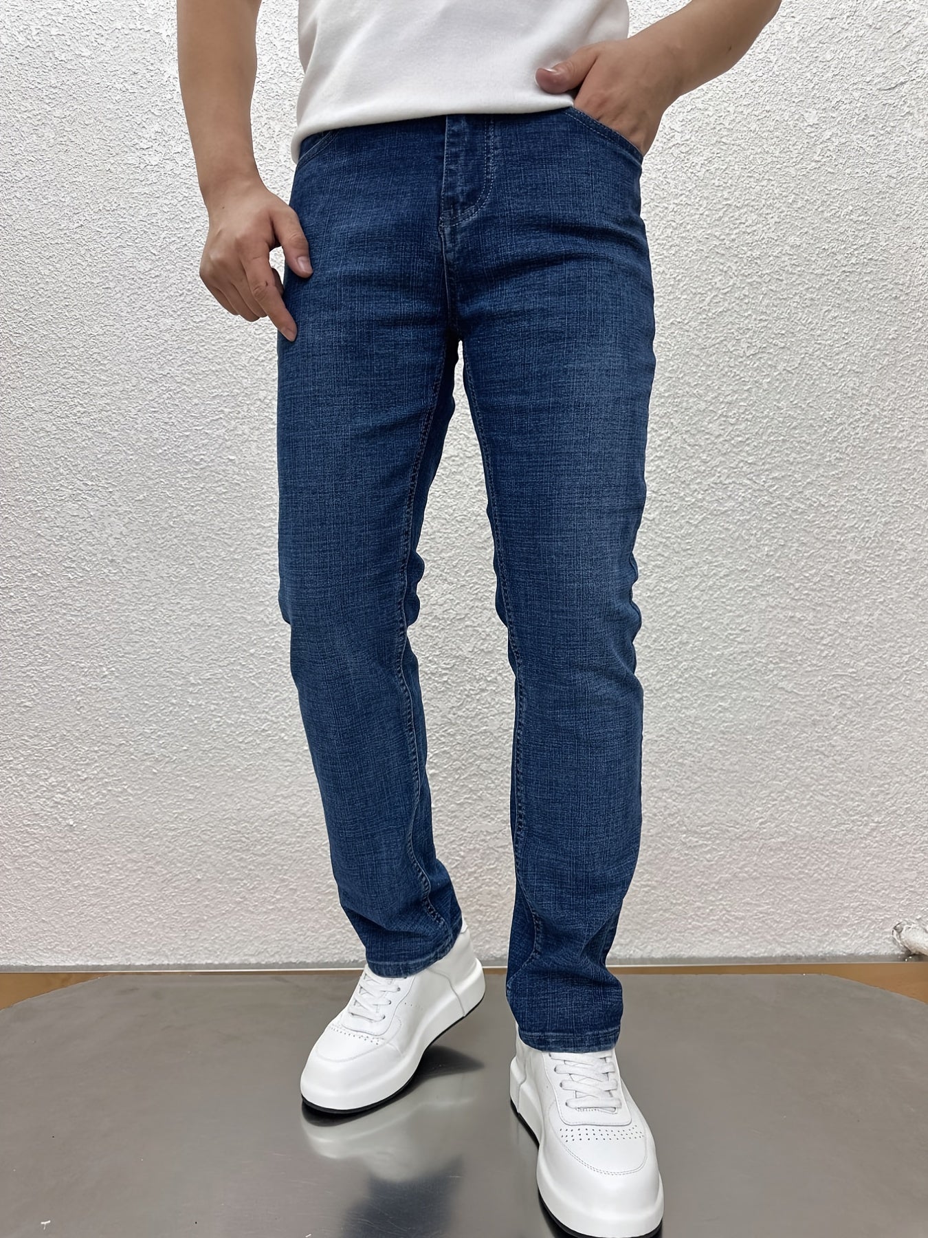 Men's Stretch Straight Leg Jeans