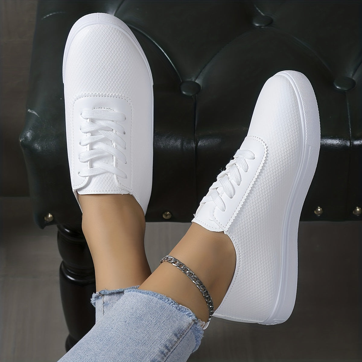 Women's Lace-Up Low Top Skate Shoes Casual Sports Walking Shoes