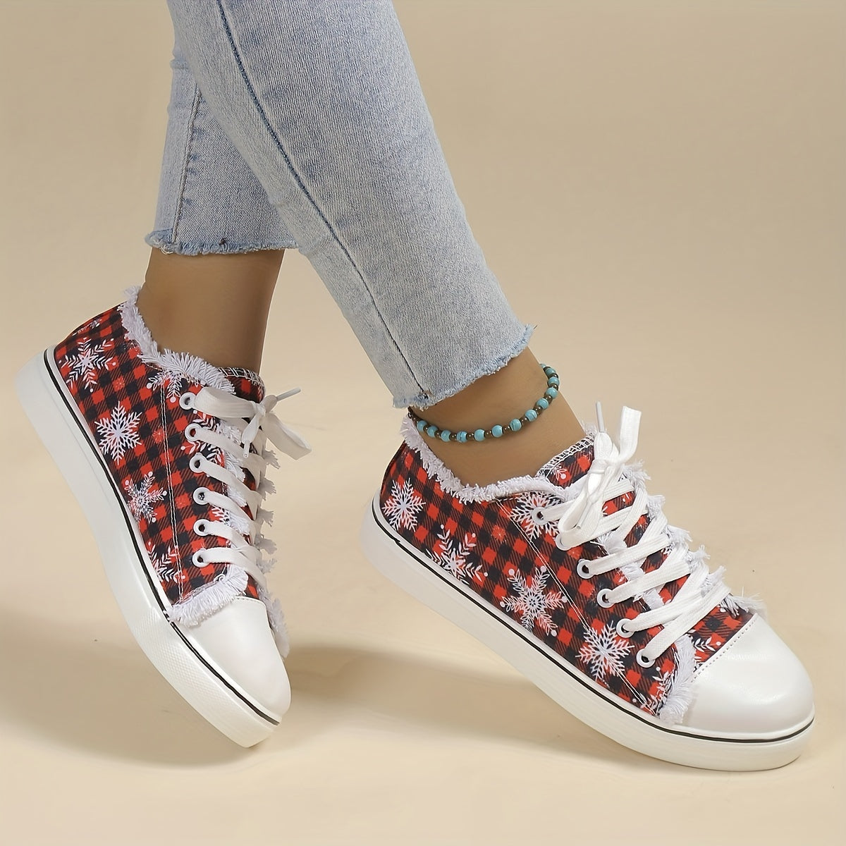 Plaid & Snowflake Pattern Canvas Sneakers Lightweight Non Slip Skate Shoes