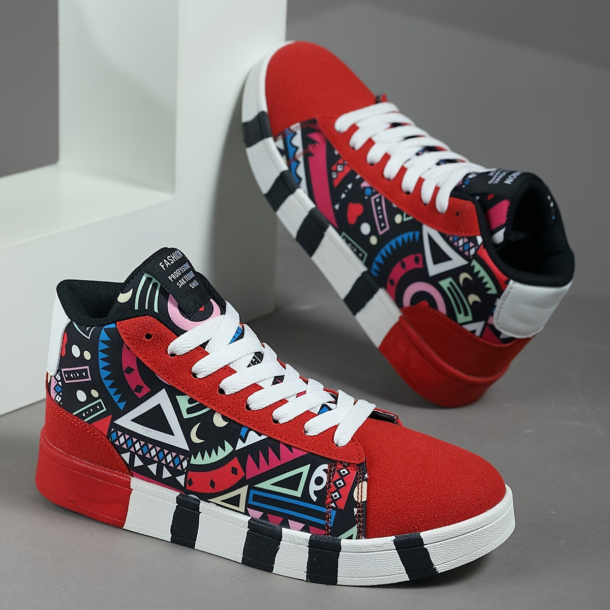 Graphic Pattern Lightweight Breathable Skate Shoes