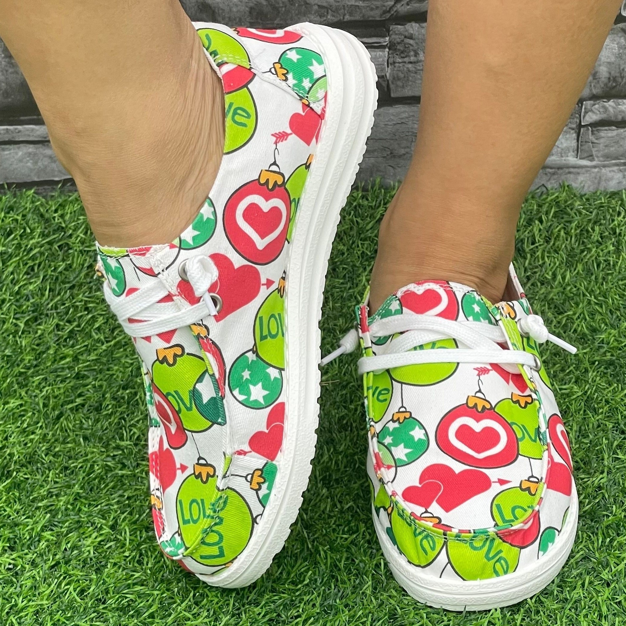 Women's Love Heart Slip On Shoes Flat Skateboard Lightweight Walking Shoes
