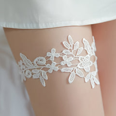 Soft Lace Garter with Romantic Flowers - Perfect for Brides