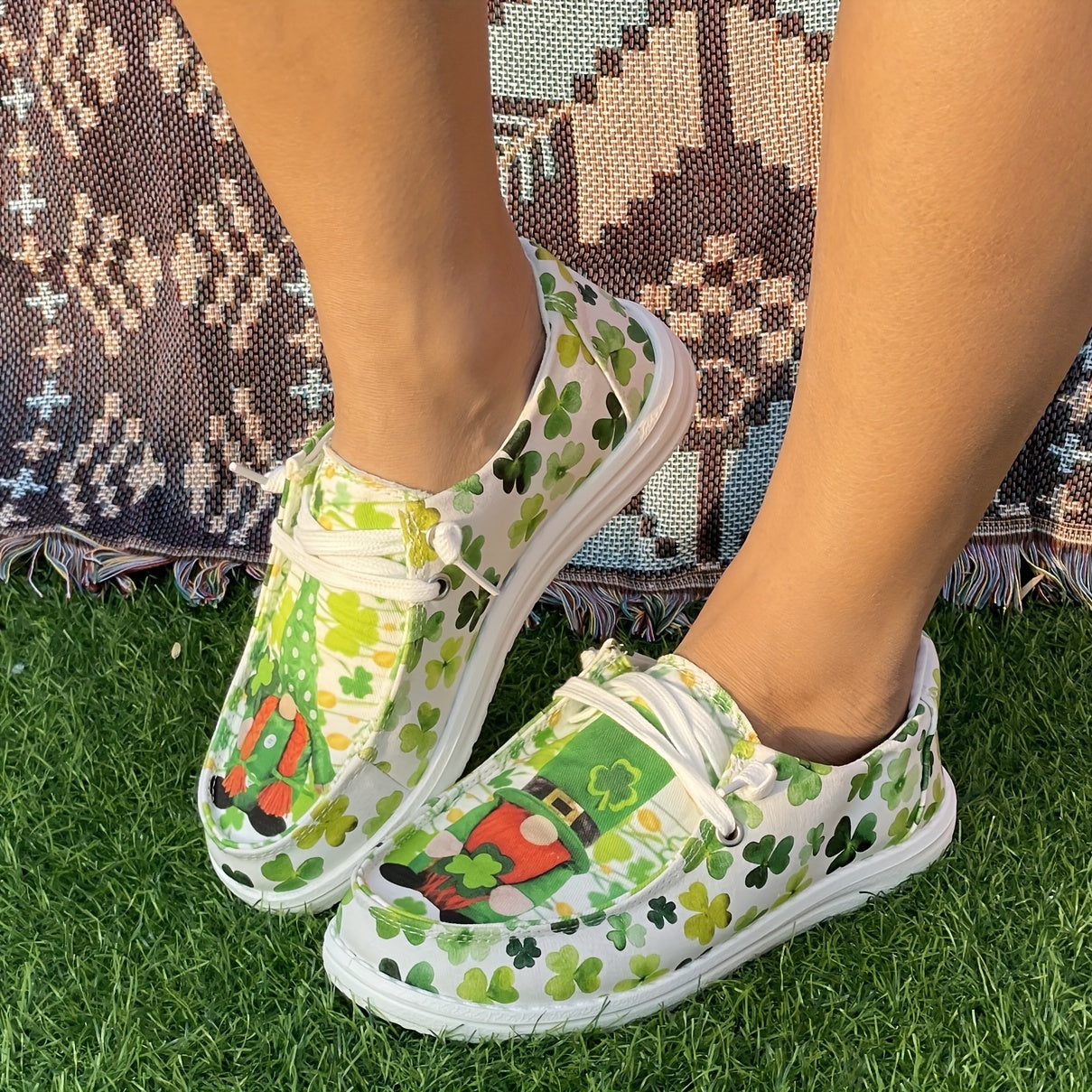 Flat Skate Shoes Four Leaf Clover Gnome Pattern Couple Shallow Mouth Casual Shoe