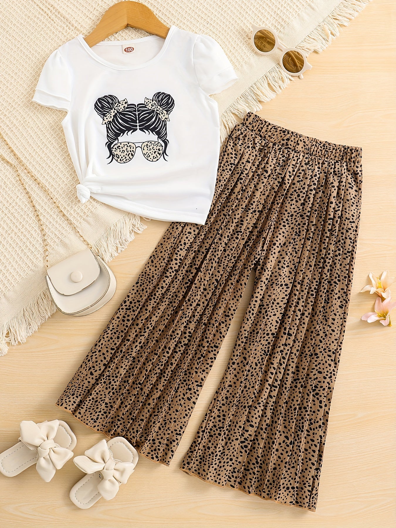 Girls Cartoon Portrait Print T-shirt & Polka Dot Pants Set for Summer