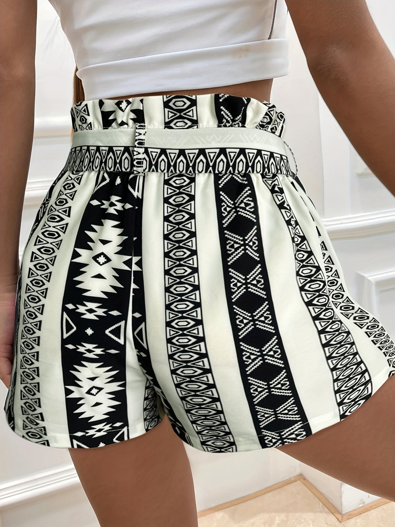 Geo Print Belted Shorts for Women