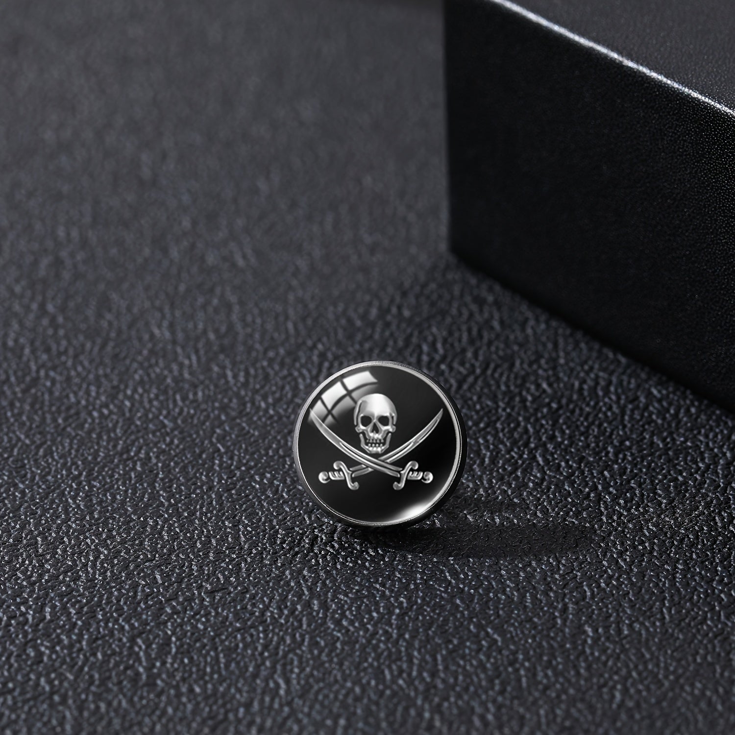 Skull Pattern Time Stone Men's Brooch Collar Pin