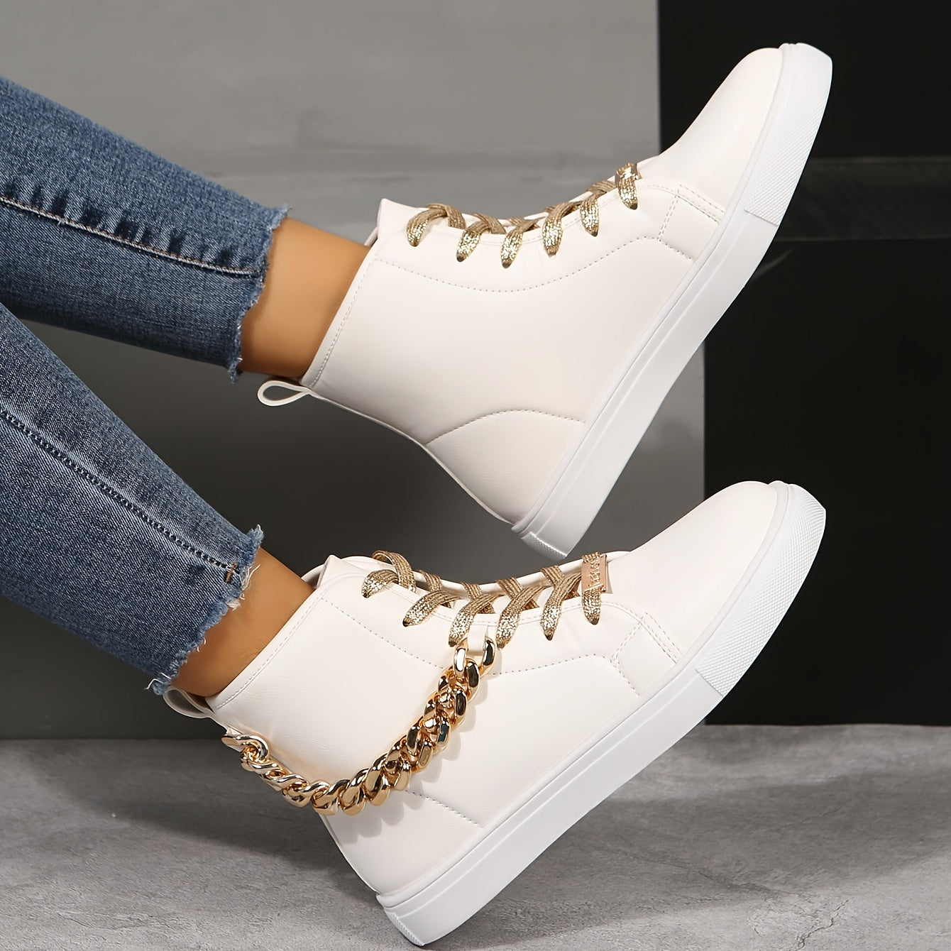 Women's High Top Skate Shoes with Chain Decor Lace Up Sneakers