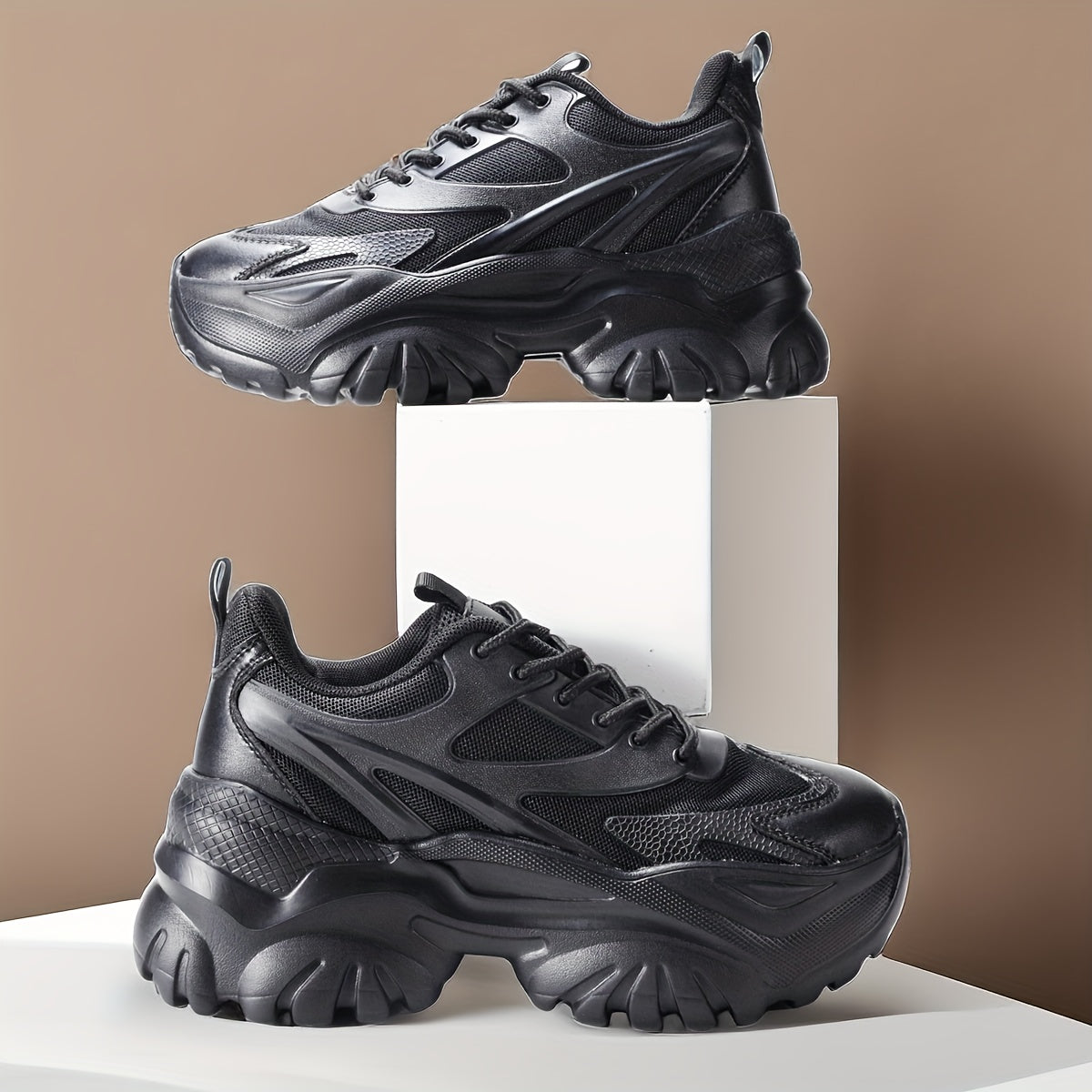 Women's Outdoor Hiking Shoes Breathable Lightweight Running Sneakers