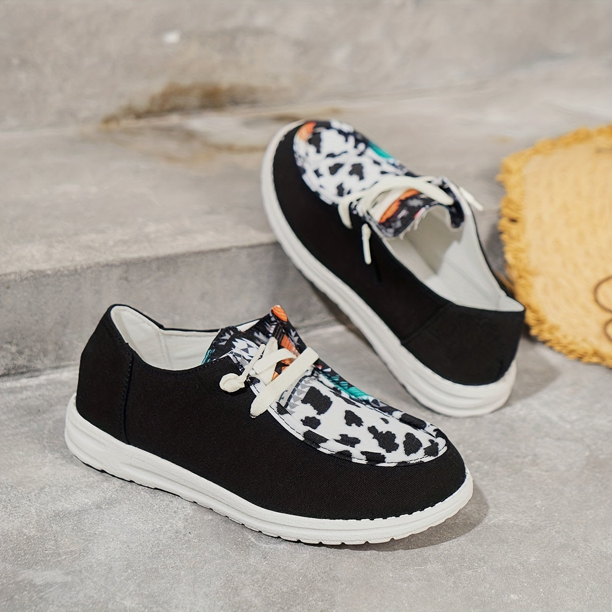 Women's Lightweight Canvas Sneakers Low Top Lace Up Comfy Walking Shoes