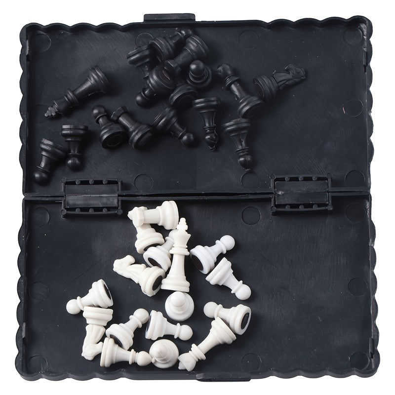 Portable Folding Plastic Chess Toy Chess Game For Family Gathering