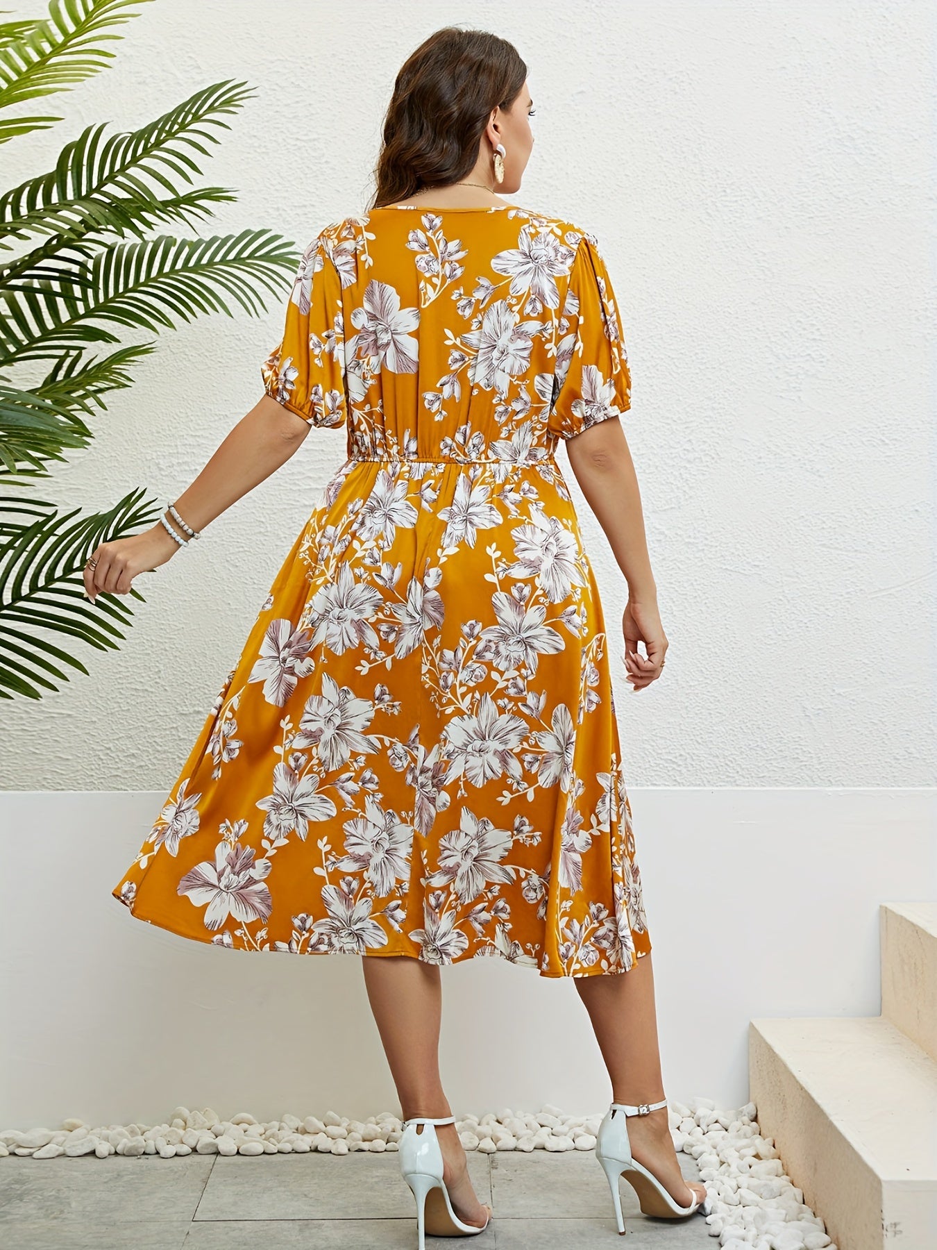 Floral Print V Neck Puff Sleeve Nipped Waist Plus Size Summer Dress