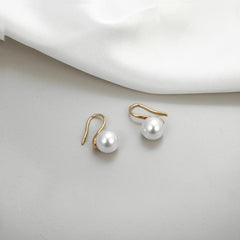 High Touch Pearl Stud Earrings