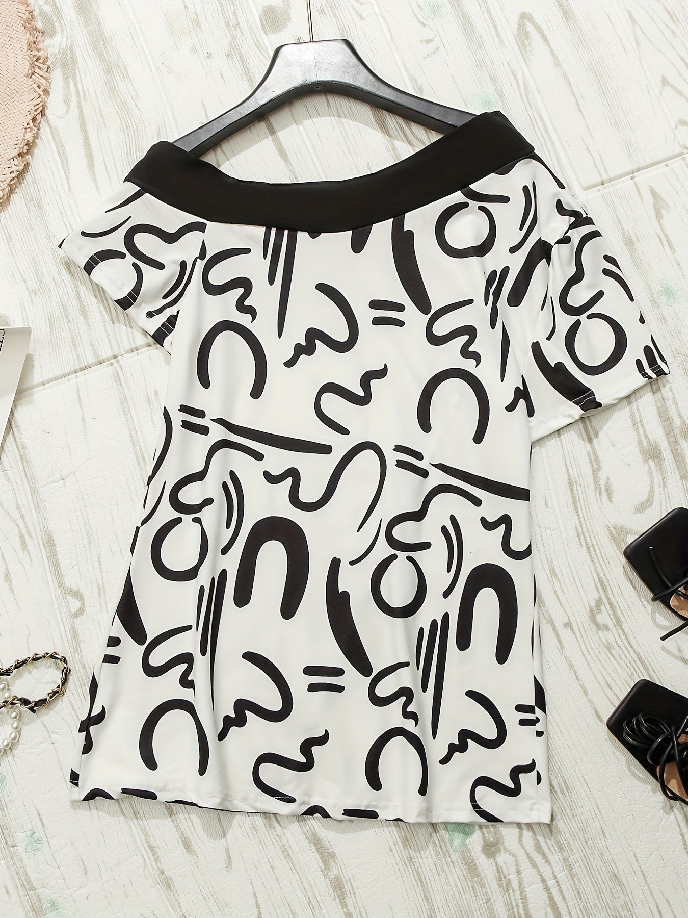Abstract Print Slanted Shoulder Set with High Waist Pants